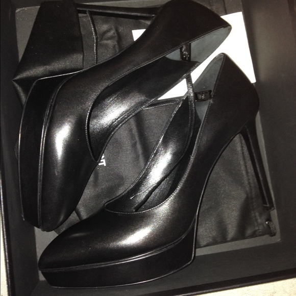 COPY - Black saint Laurent pumps with ankle strap